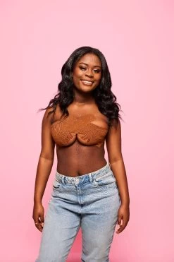 Booby Tape Breast Tape Brown 5m 8 Booby Tape Breast Tape Brown 5m -Schoonheids- En Haarproducten 220527 boobytape 0183